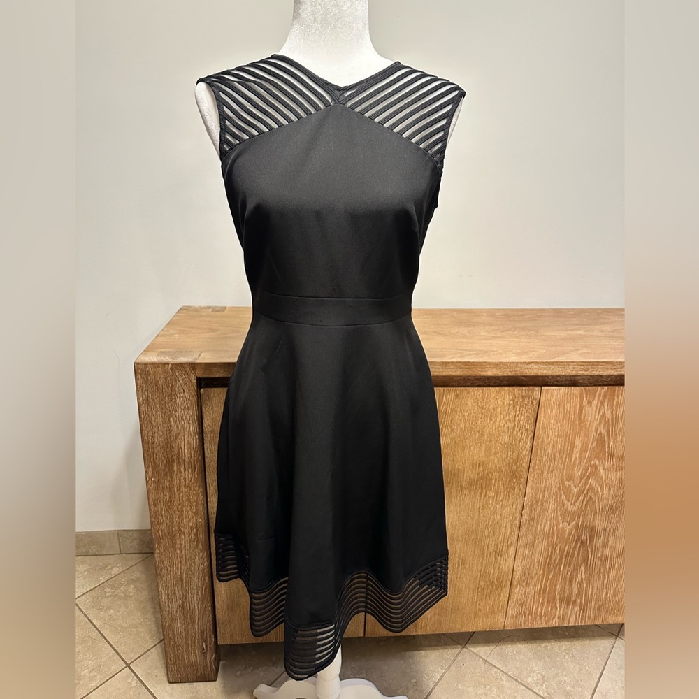 Tahari dress size 4, never worn